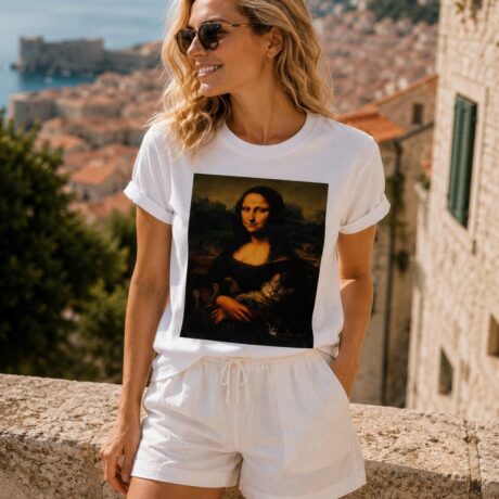 Mona Lisa Cat T-Shirt - Handmade Cat Souvenir from Dubrovnik